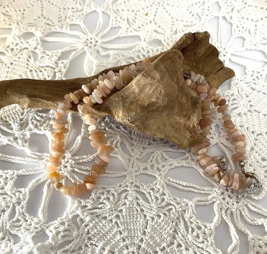 Necklace_Gemchip_Sunstone1.JPG