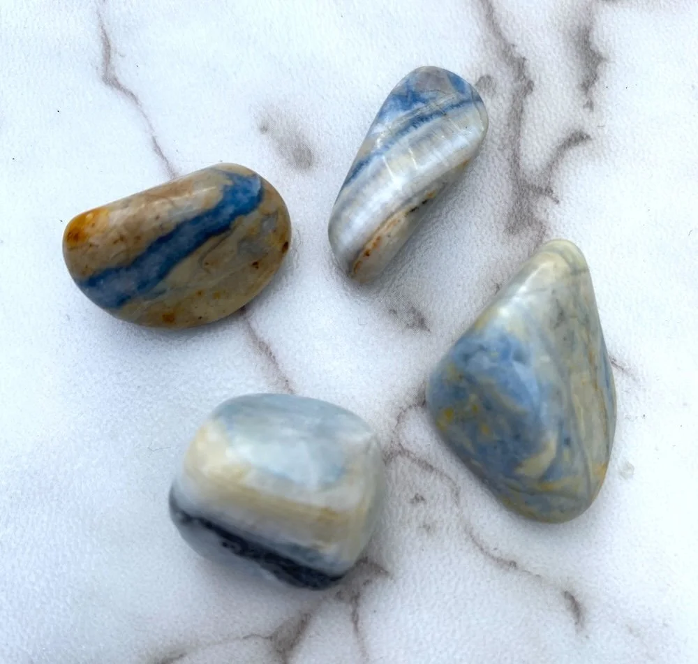 SCHEELITE IN  CALCITE