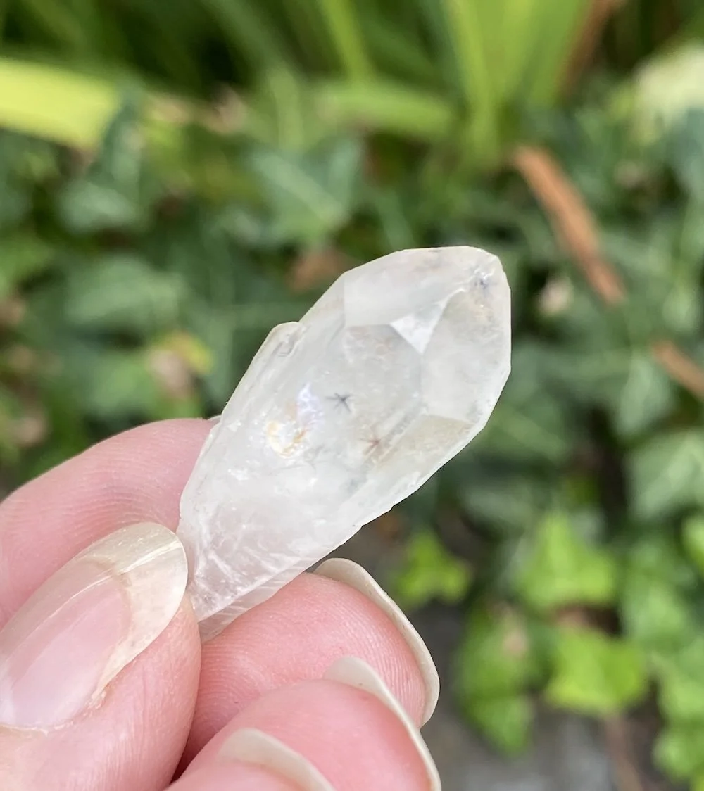 HOLLANDITE IN QUARTZ