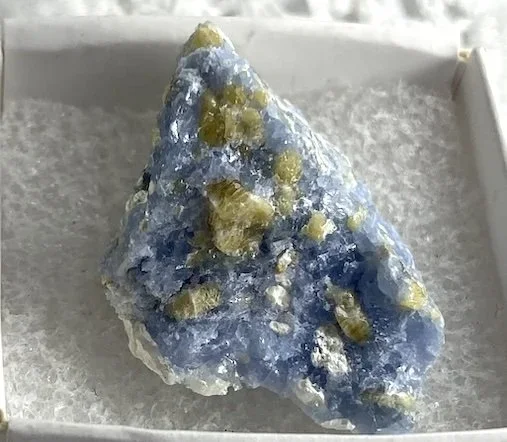 FLUORELLESTADITE