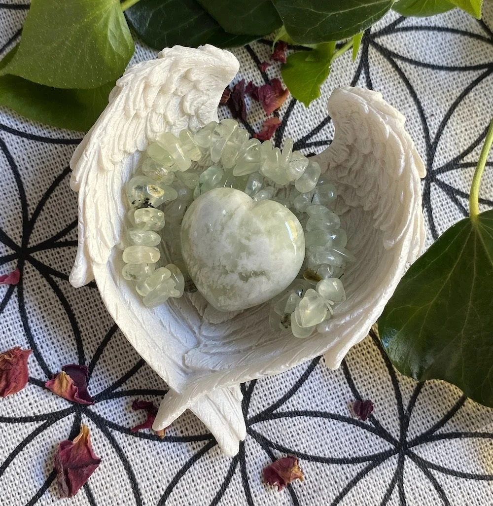 Gift Set - Prehnite Bracelet and Bowenite/New Jade heart in Angel Wing Bowl