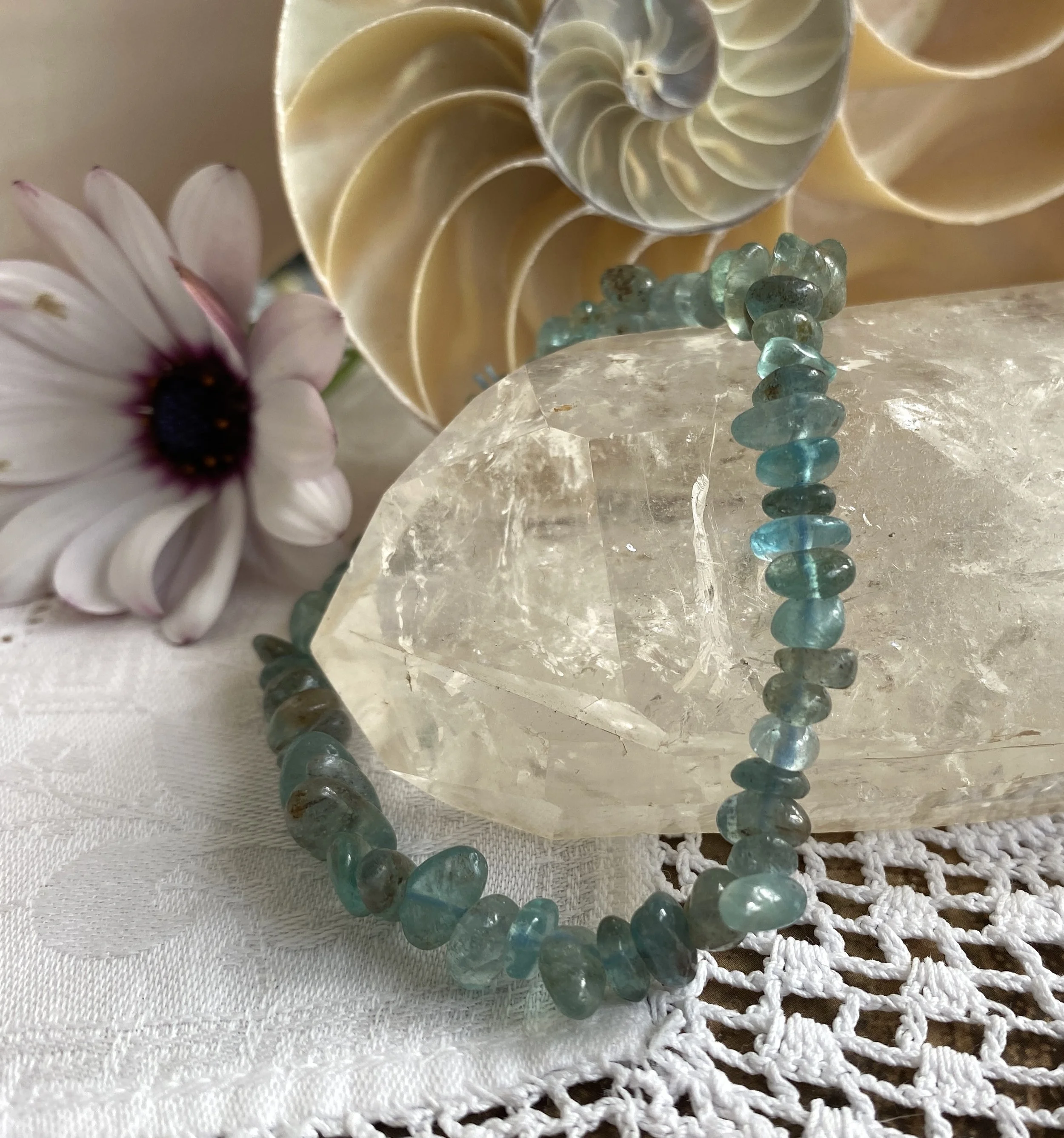 Bracelet Apatite chip1.JPG