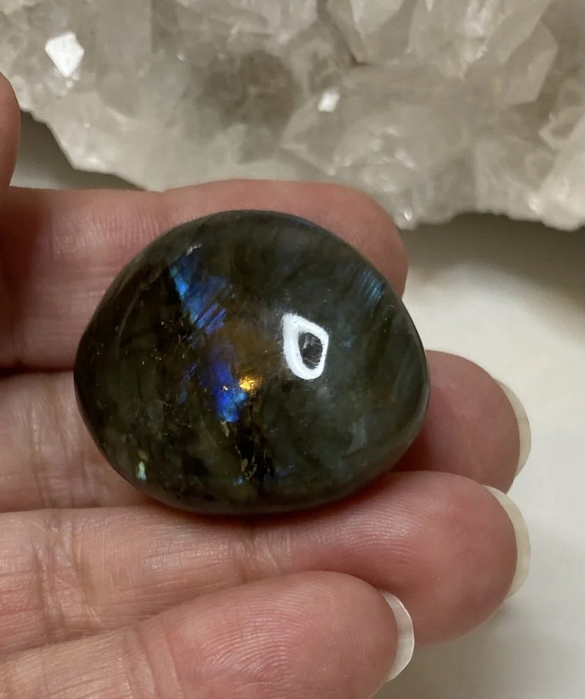 AAA LABRADORITE PEBBLES40.JPG
