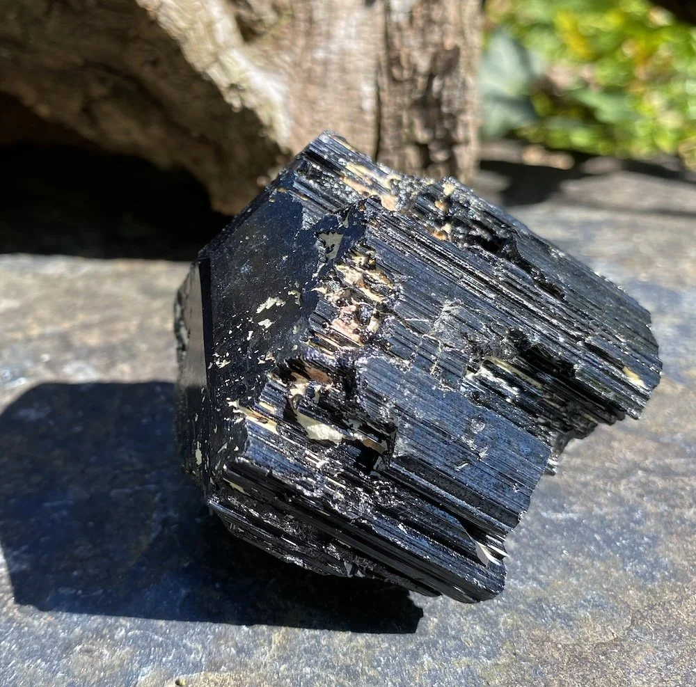 Black Tourmaline raw 2 £453.JPG