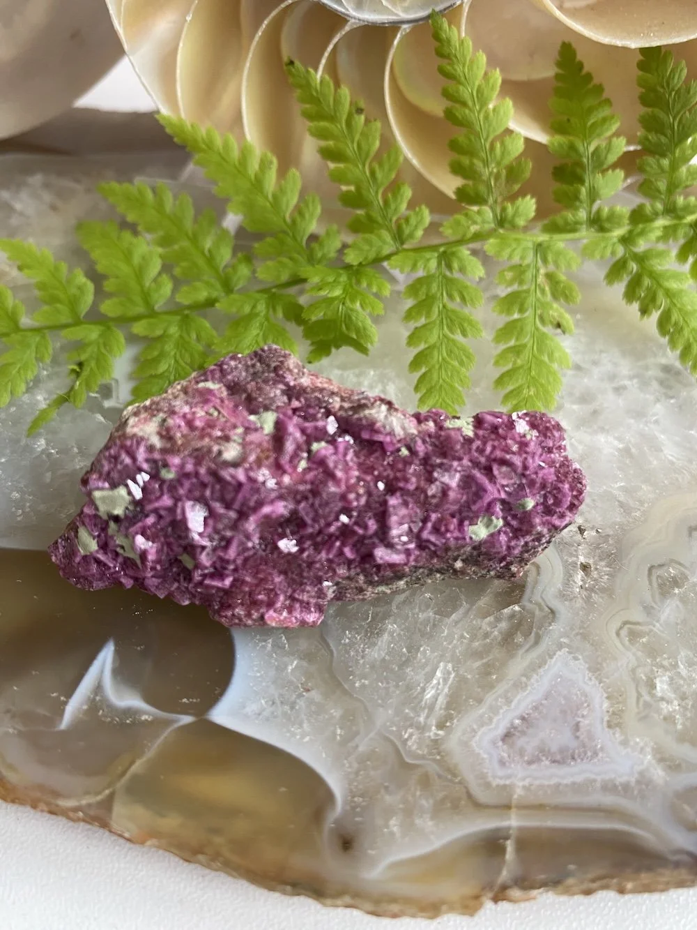 Cobaltocalcite clusters11.JPG
