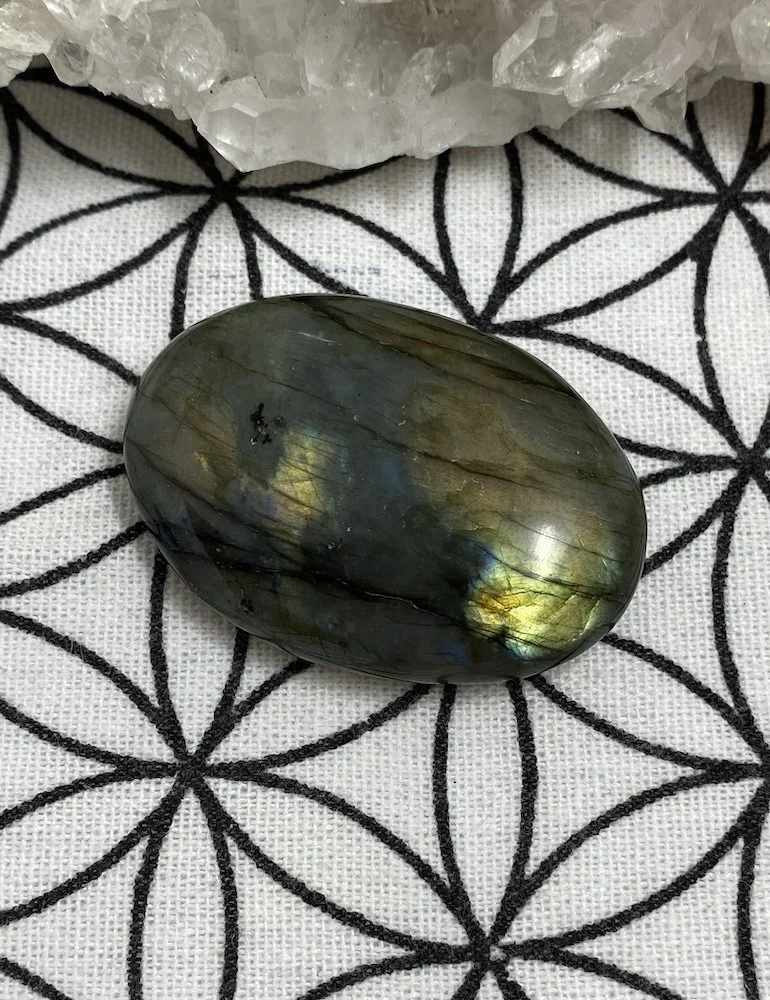 Labradorite pebble 8 £12?1.JPG