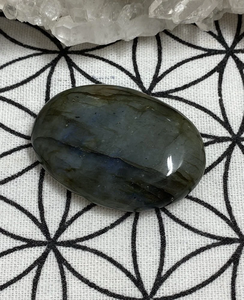 Labradorite pebble 8 £12?2.JPG