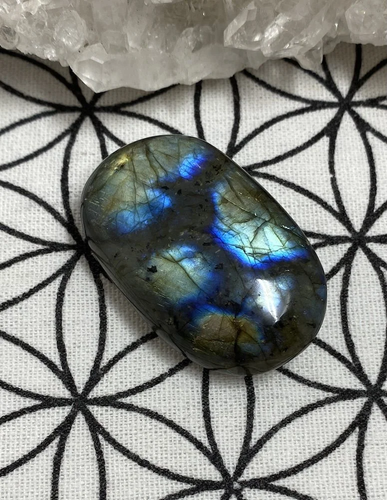 Labradorite pebble 7 £13?2.JPG