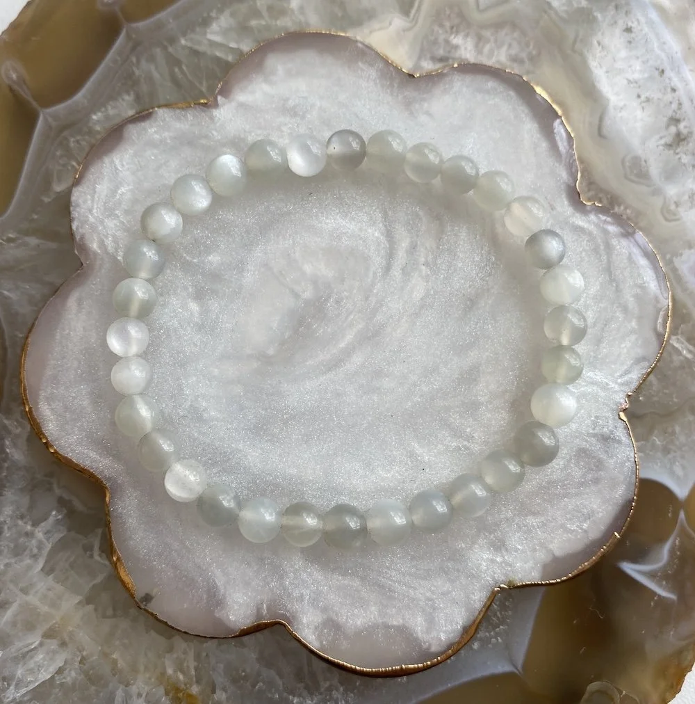 Bracelet Moonstone s hint of silver grey2.JPG