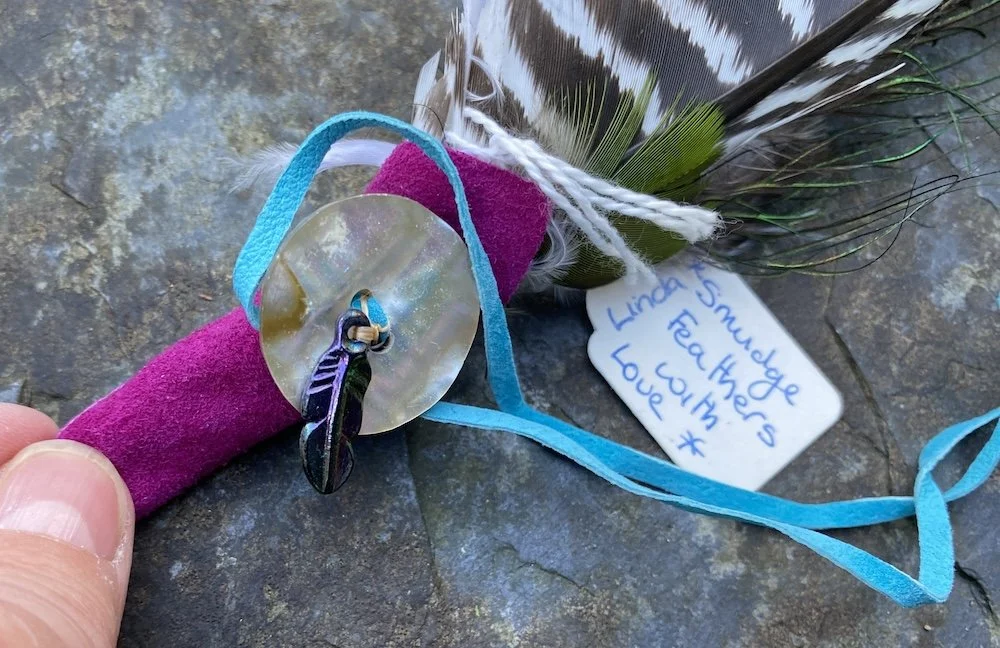 2024 12 Dec Linda's new feathers19.JPG