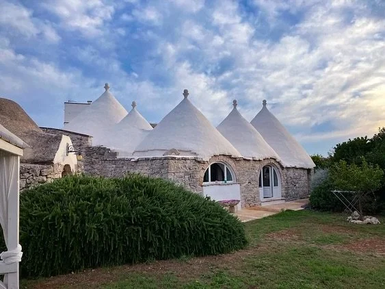 Memories of my Puglia retreat at La Rosa dei 4 Venti last month ❤️ My Trullo home for a week ❤️ A week of deep yoga, amazing food, amazing venue and amazing company ❤️ Next year we travel to the West Coast of Sicily, among the vineyards and windmills