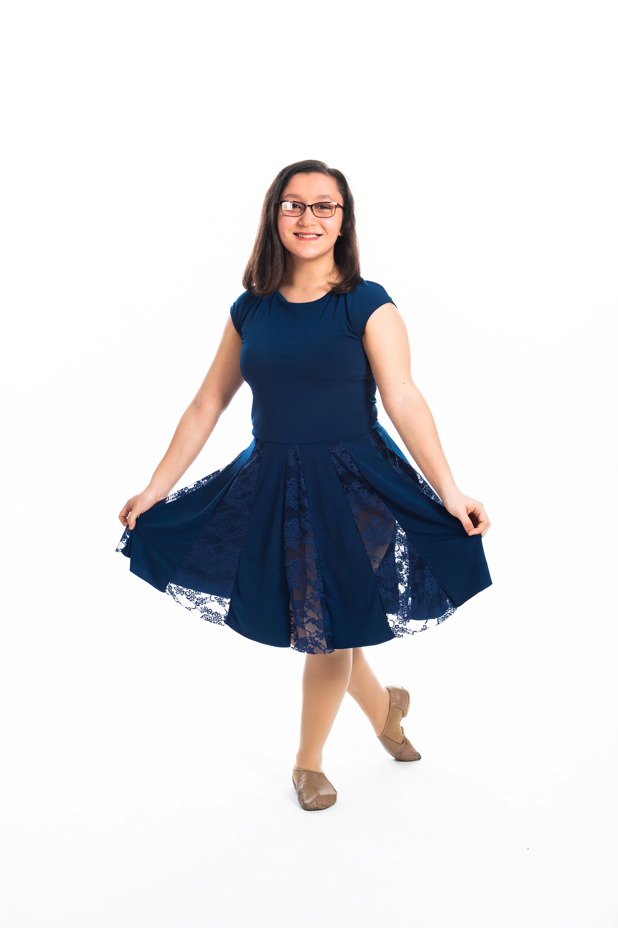 Natalie Tarantino Dance Assistant Natalie has been dancing for 9 years. She first began dancing at 5 years old. Natalie’s favorite style of dance is Acrobatics. She is an 8th grader at Salemwood School. Outside of dance, Natalie volunteers at Bread of Life with her church and school and over the summer she was a counselor in training at camp Six Acres. Natalie is very excited to start assisting this year.