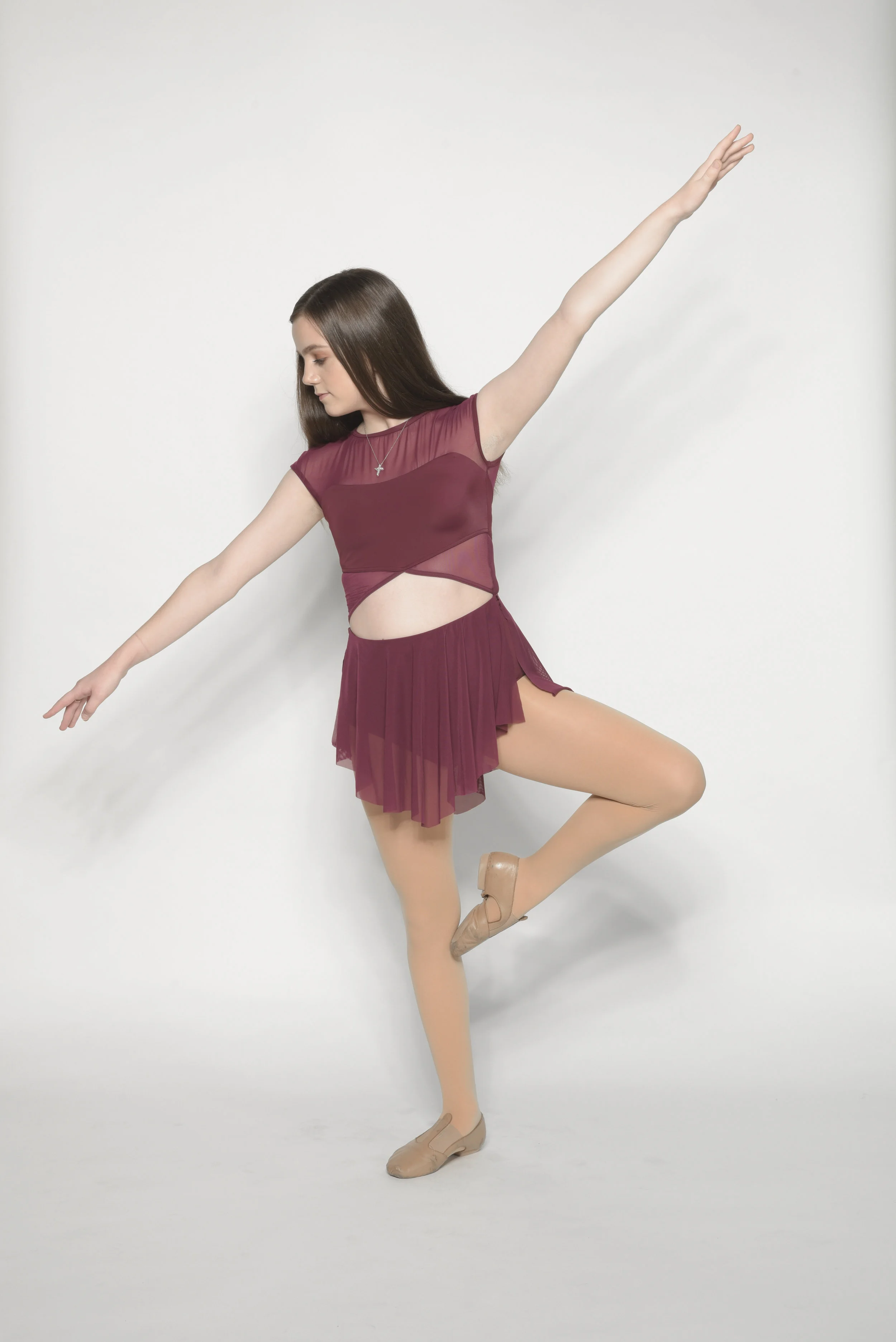 Allison Mallett Dance Assistant Allison is a senior at Malden High school and has been dancing for 17 years. Stand up 8 has impacted her life a lot and gave her great opportunities that she never expected to happen! This is her forth year assisting at Stand Up 8 Dance Studio and she is looking forward to the many more years to coming!!