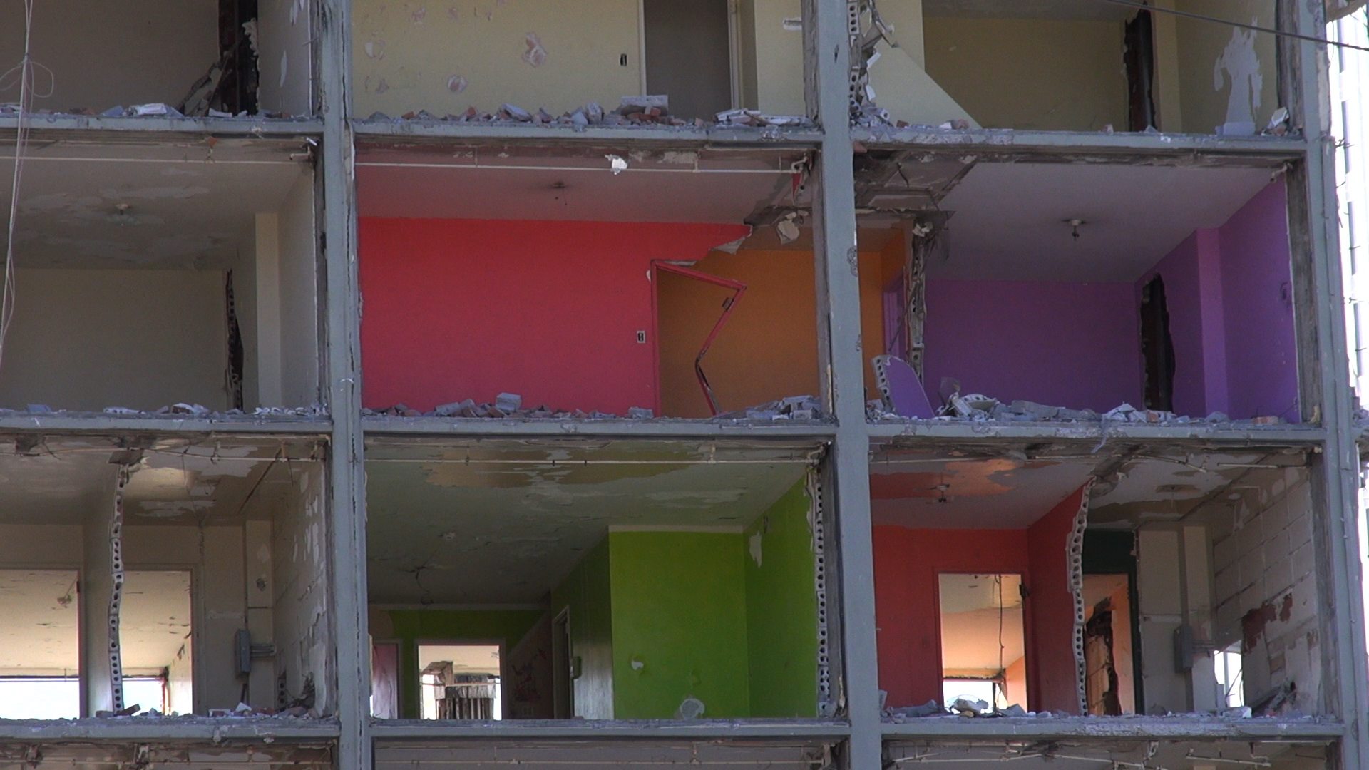 Le documentaire The Stairs, de Hugh Gibson, a été tourné sur plus de 5 ans, soit de 2011 à 2016, dans le secteur de Regent Park, à Toronto.