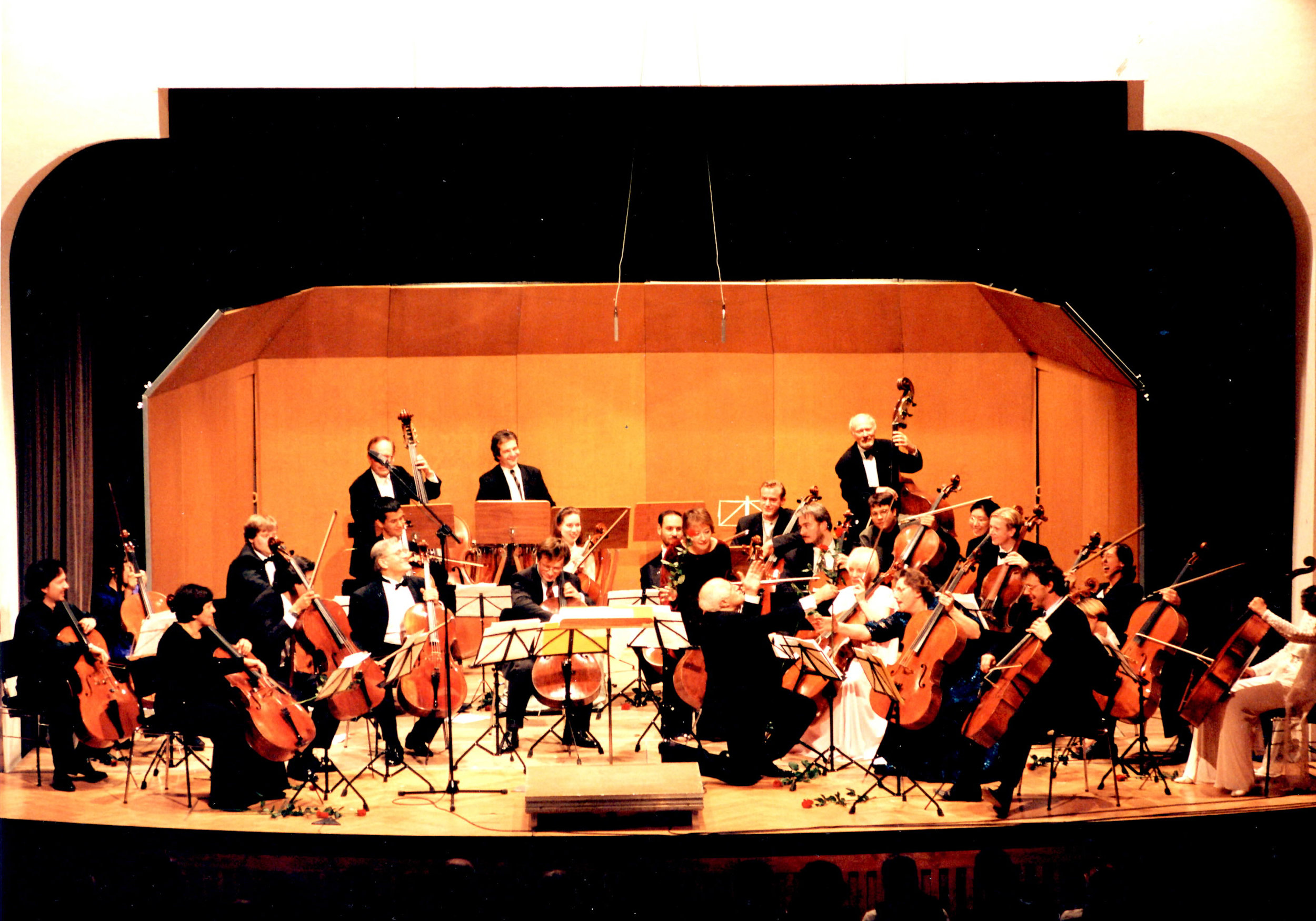  Cello Festival in Kronberg, Germany, honoring Rostropovich. (Rostropovich is kneeling). Cellists in orchestra: Natalia Gutman, David Geringas, Gary Hoffman and Maria Klegel amongst others. 