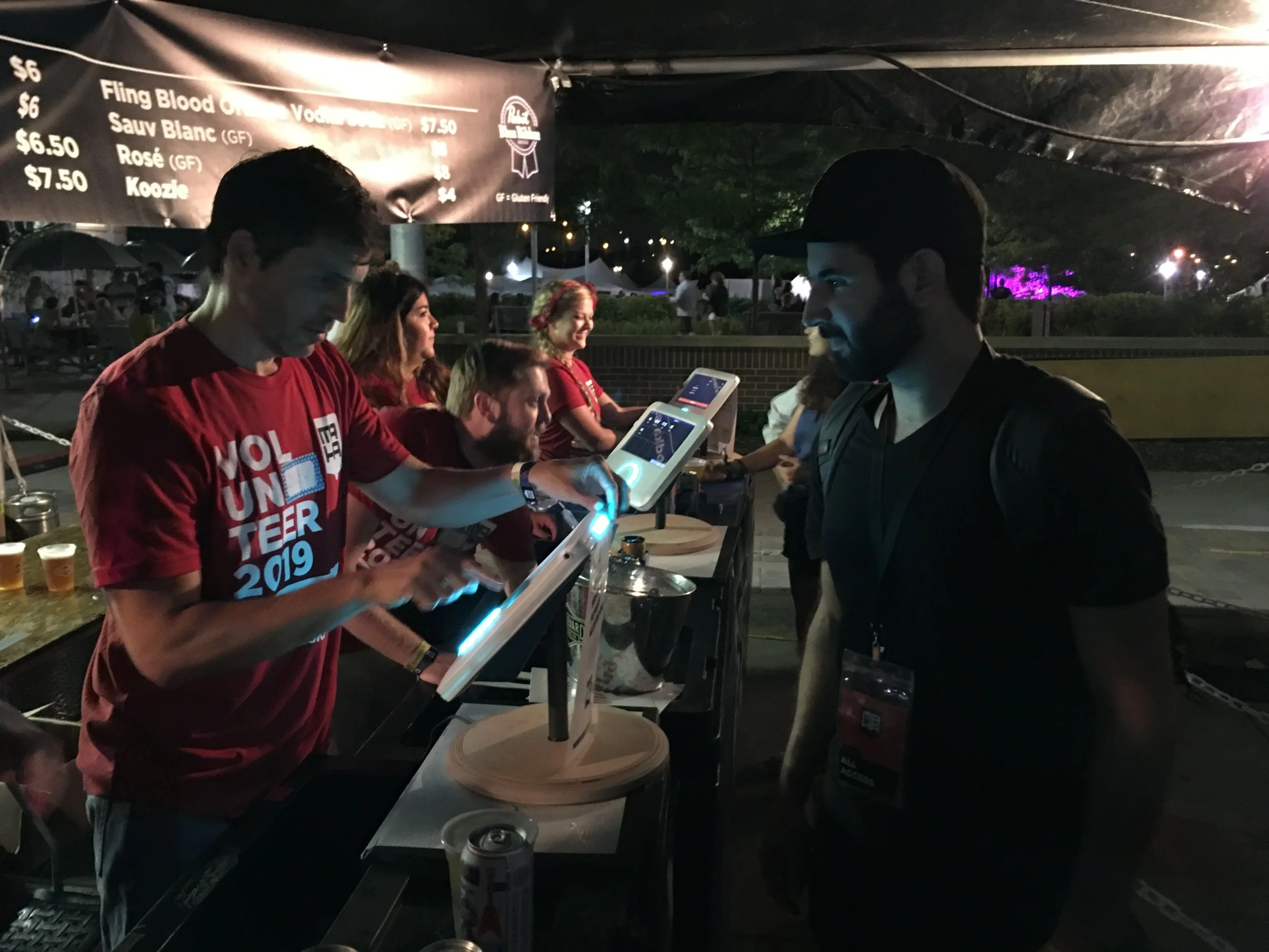  Organizer selects location with heavy purchasing traffic 