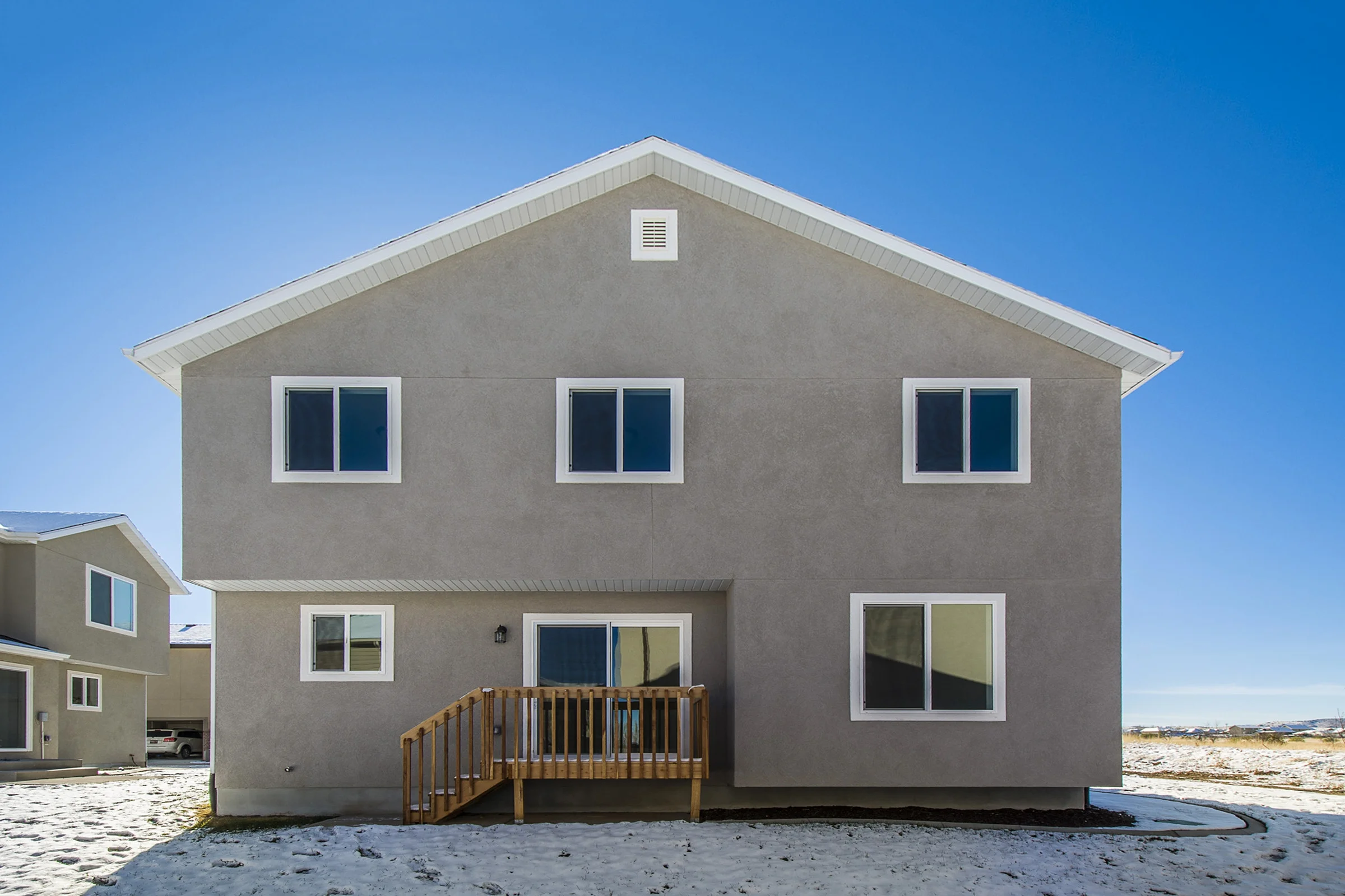 Exterior_high_2555940.jpg