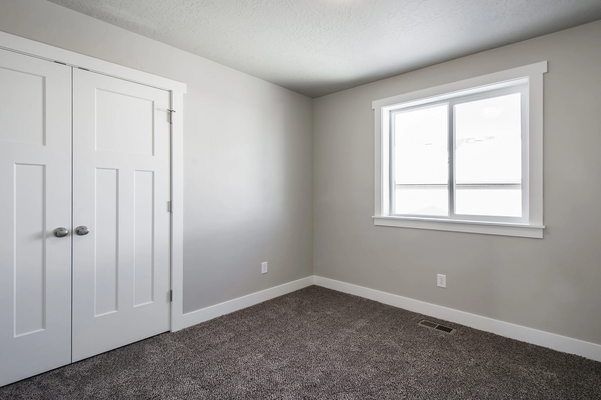BedroomTwo_high_2555935.jpg