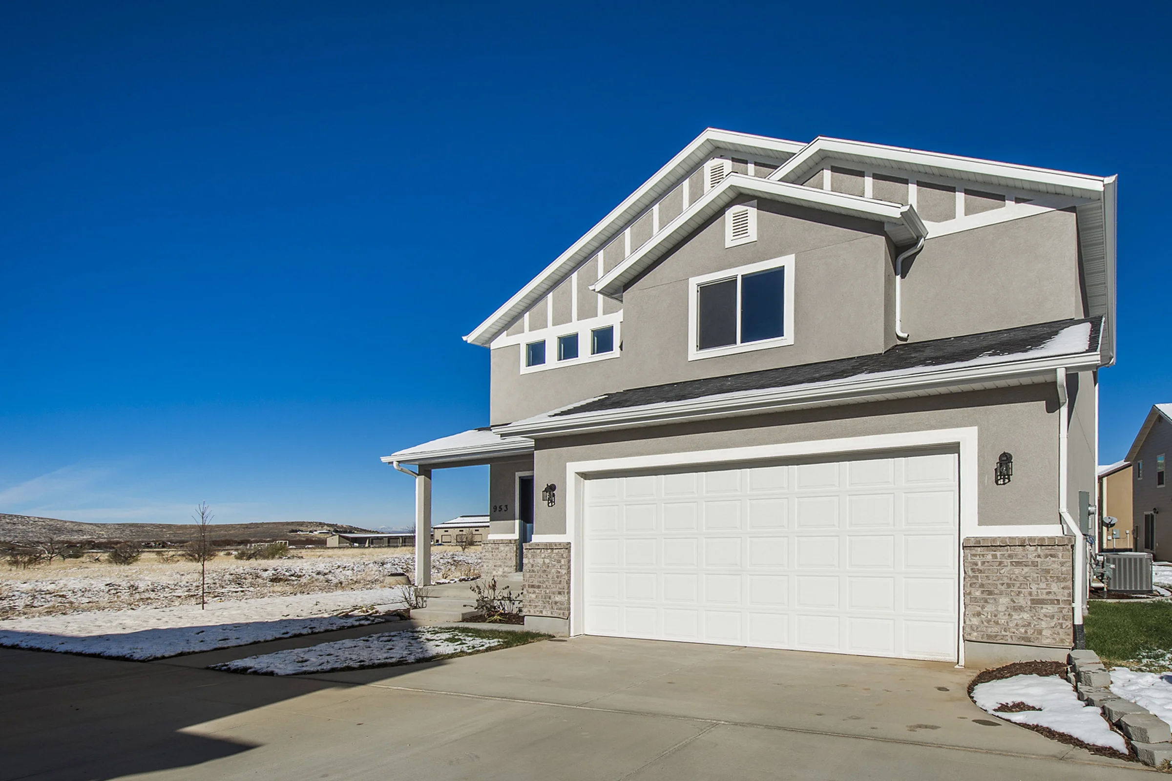 Exterior_high_2555938.jpg