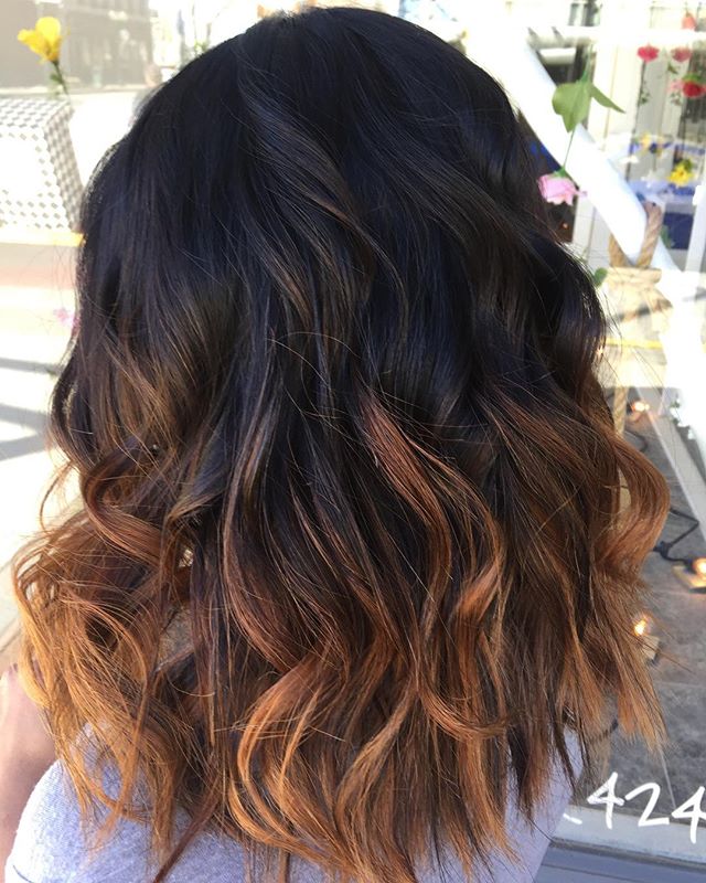 ✨ We&rsquo;ve created a new technique: the TEASY BALAY! 😉 I.E. Teasy highlights lights + balayage ✨