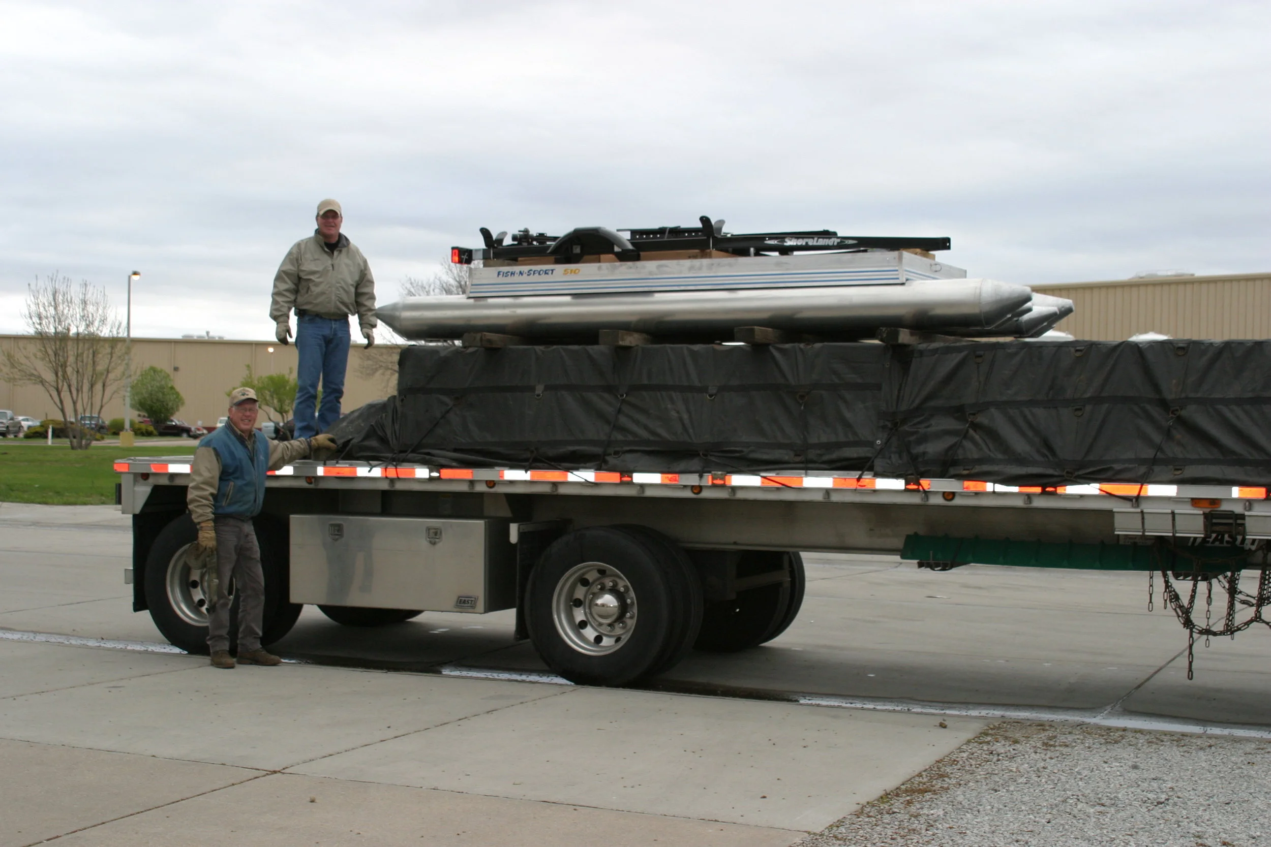 Dan loading 5-14-08.jpg