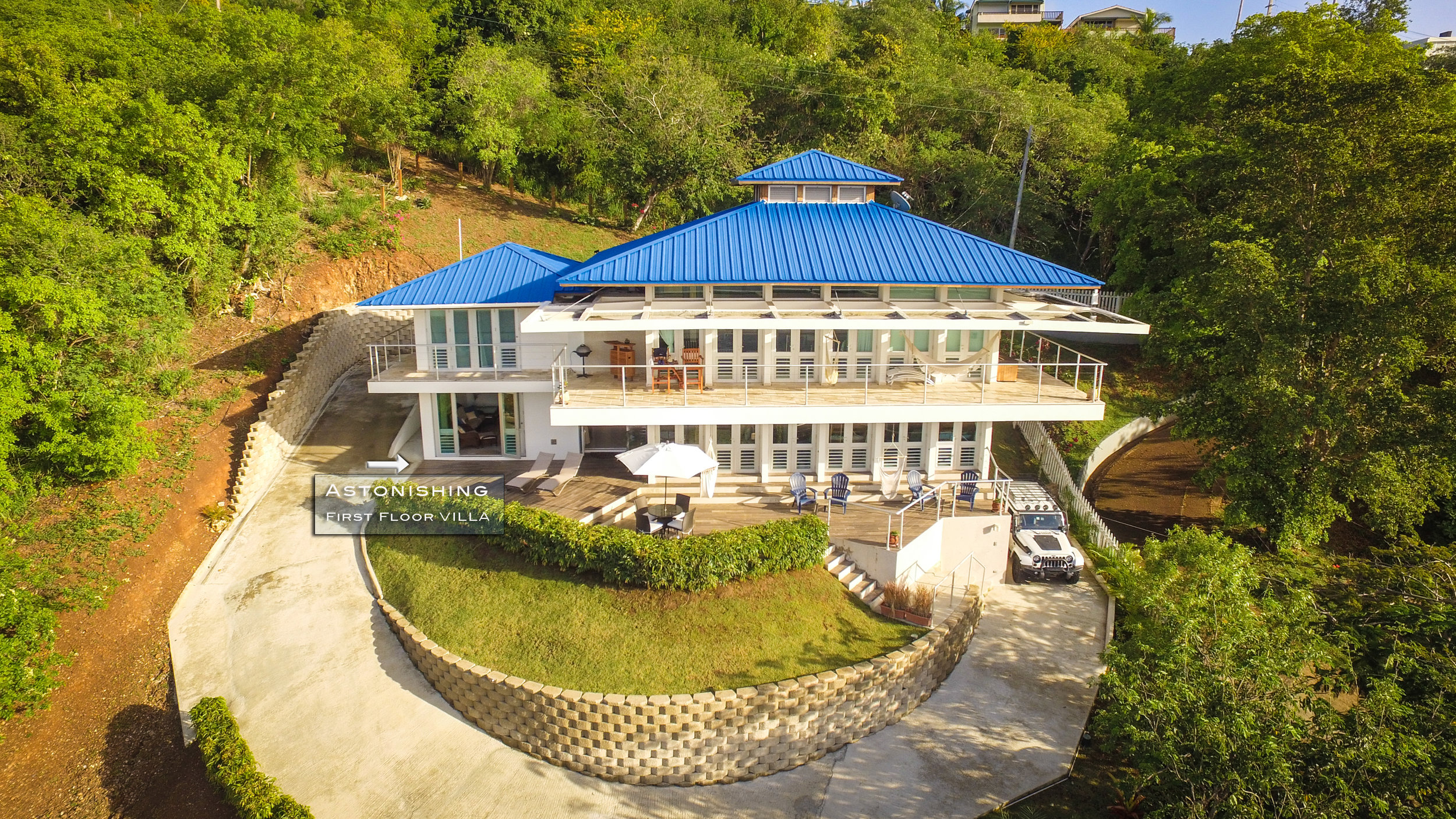 Banner Drone Image-Villa Mare.jpg