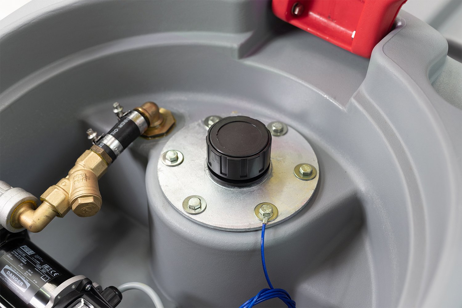 Diesel-Vented-fuel-cap-red.jpg