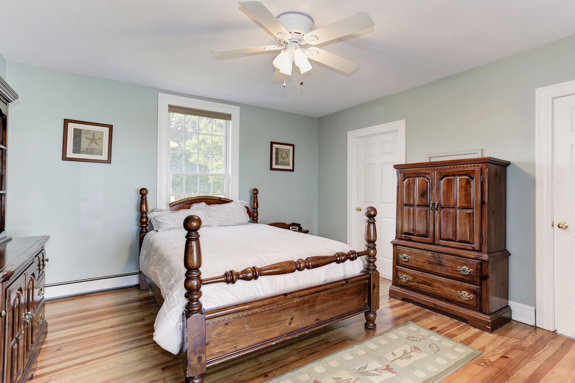 1st floor suite; private bath; queen