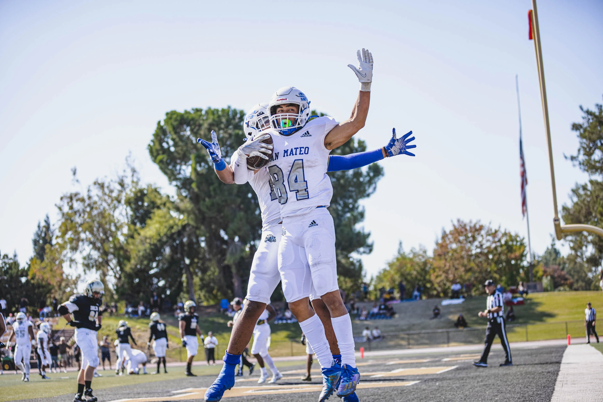 Q1 - 1:12 - 1st and Goal at SANJOAQU04CSM#10 Luke Bottari pass complete to CSM#84 J. Del Rosario for 4 yards to the SANJOAQU00, TOUCHDOWN, clock 01:12. Gabe Plascencia kick attempt good. San Mateo 21, San Joaquin Delta 0