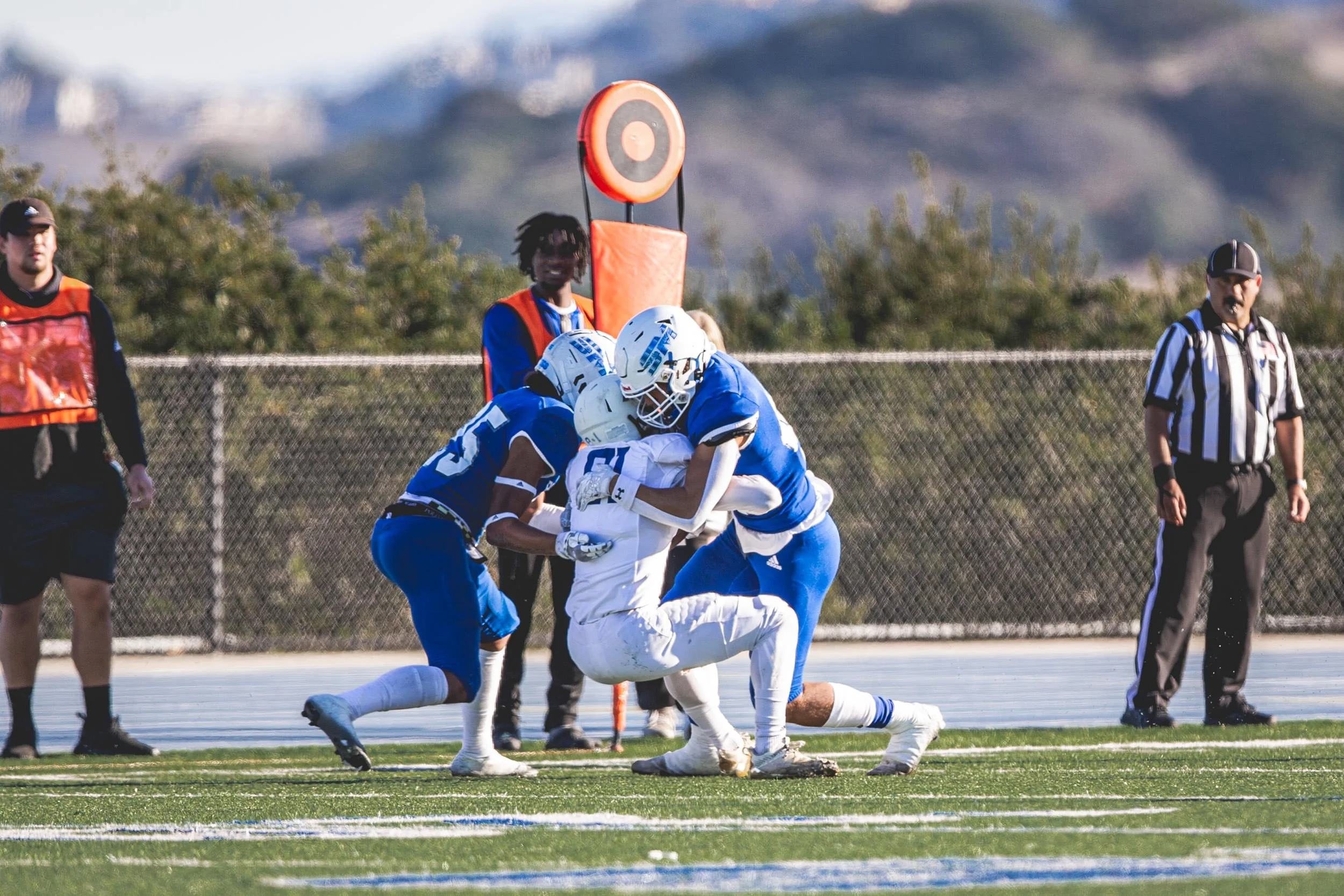 Playoffs, MJC@CSM, 2022.11.26q4, drive at 05:17, CSM 30-02nd and 6 at SAN MATE11Cruz Marines pass complete to Nolan Rawe for no gain to the SAN MATE11 (CSM#41 Malakai Hoeft).