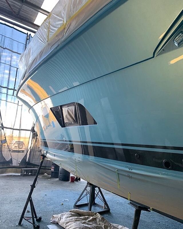 Riviera 47...Indulgence 
Update - Boot to stripes and new cabin windows now painted - ready for glass! Look at that shine! ✨
.
.
.
.
.
#sailingperth #boatmaintenance #boatrestoration #boatrepairing #timberrestoration #paintrepairs #paintrespray #pert