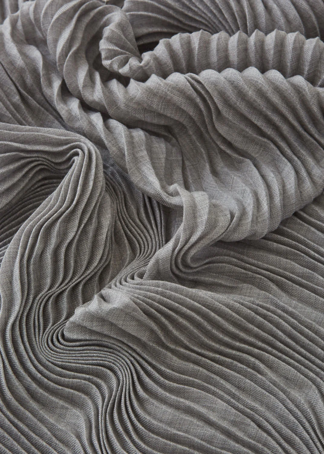 Lois Avery luxury pleat cashmere scarf dove grey
