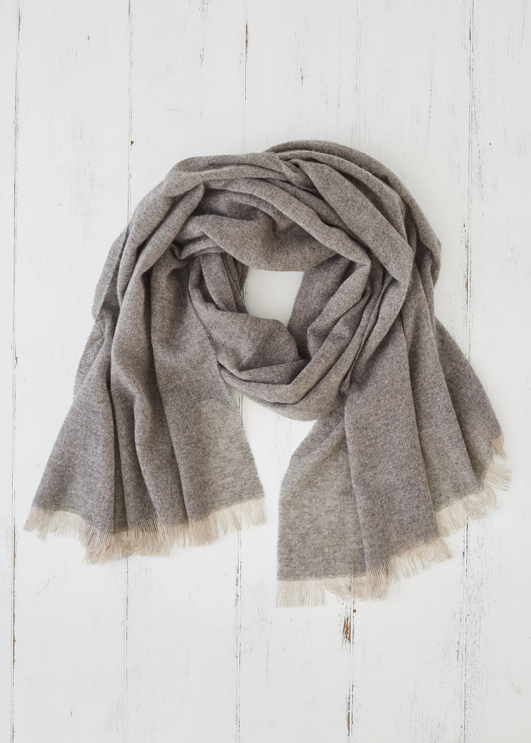 Lois Avery cashmere scarf grey