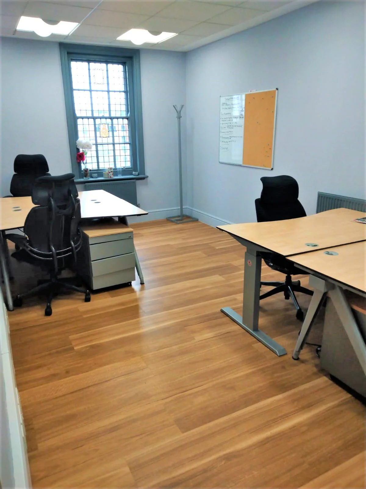 Marketing price for this 5/6 desk office is £720+VAT per month REF. 207