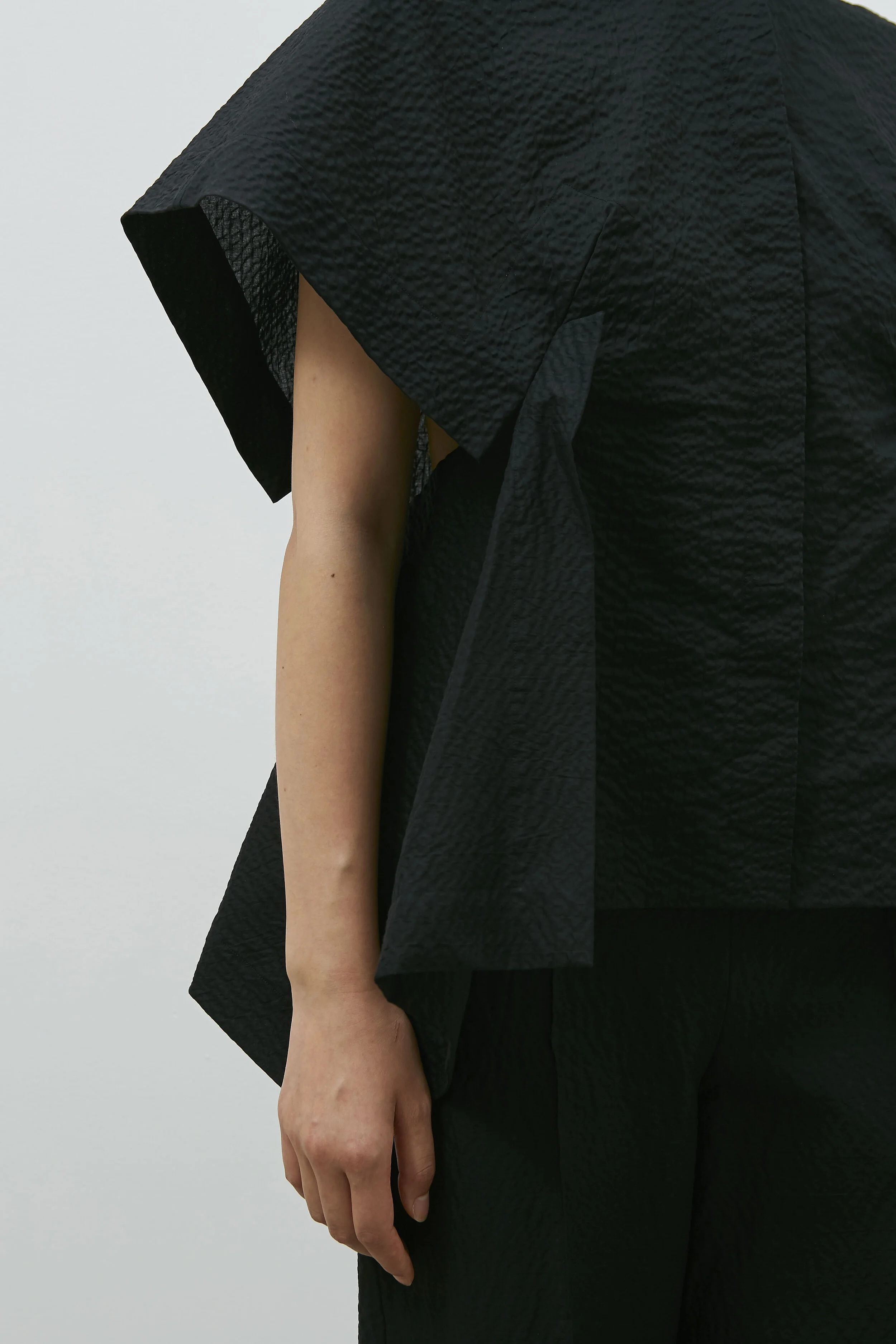 LOOK 17_2000_DONE.jpg