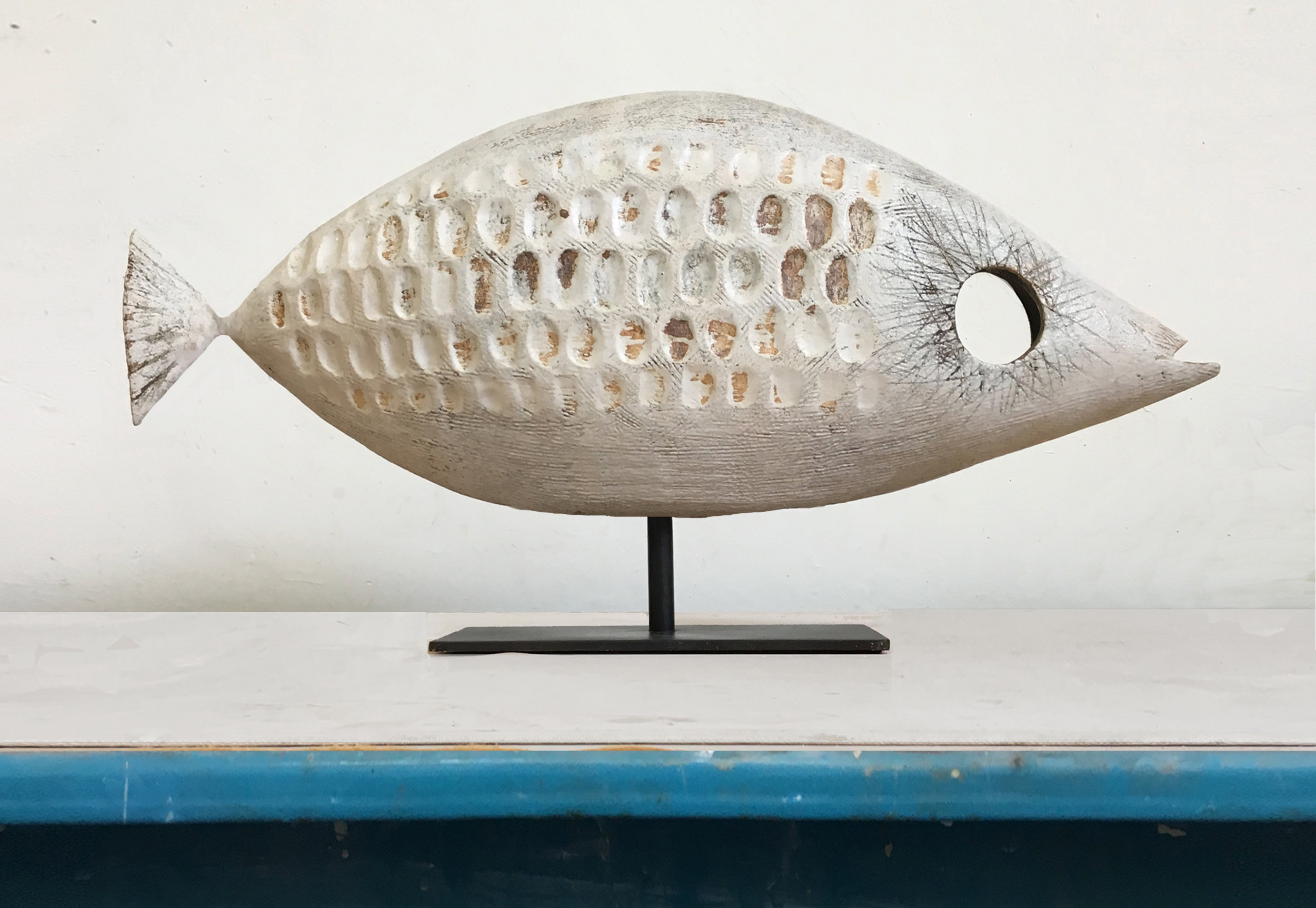  Title: Coral Fish Size: H 33 x L 46 x D 17 cm Medium:&nbsp;Stoneware ceramic with painted steel mount 