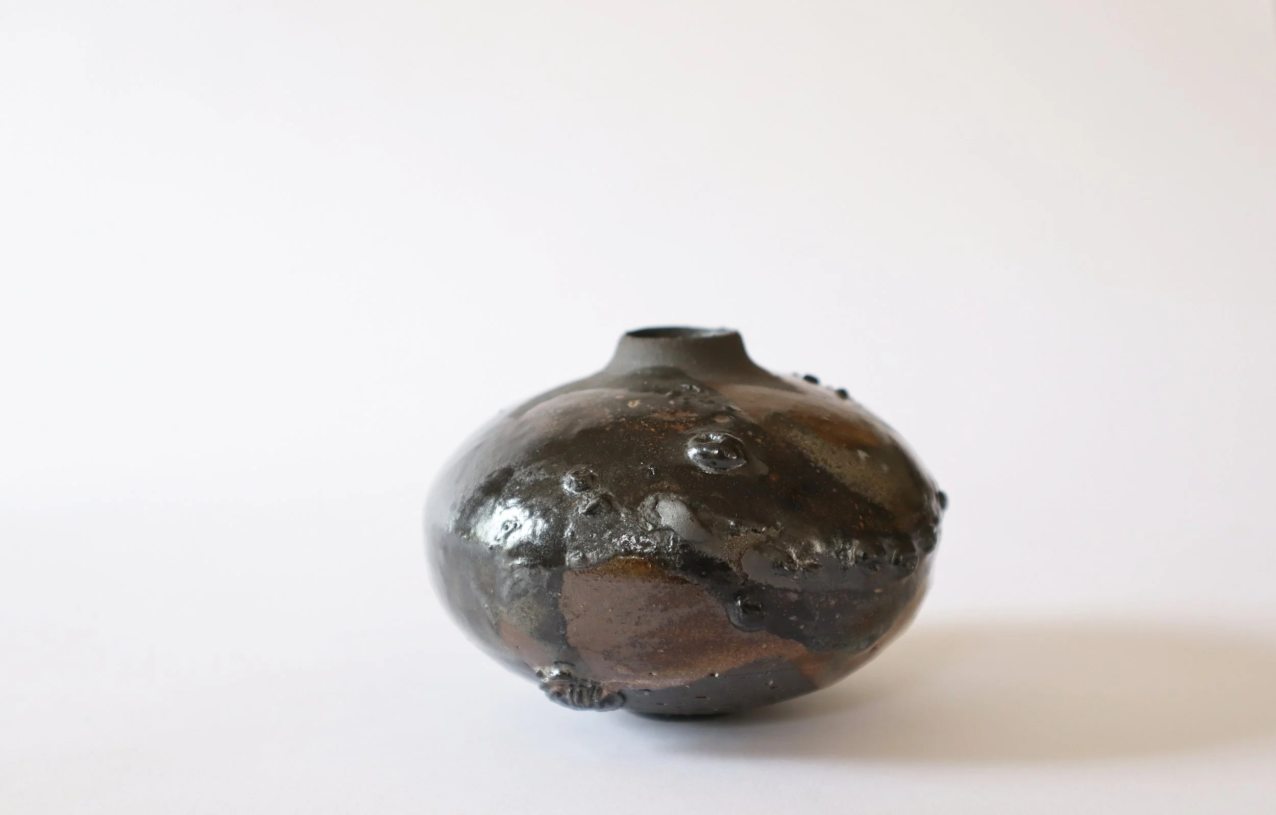  Title: RWH-199 Size: 8cm (H) x 10cm (W) Medium: Ceramic Price: £70 