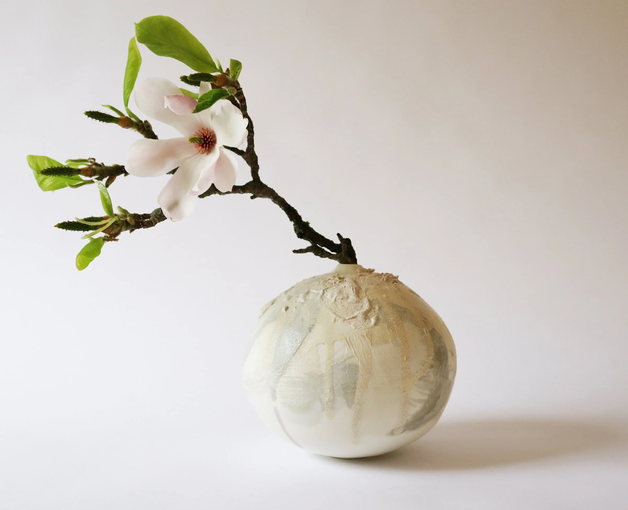  Title: RWH-195 Size: 16.5cm (H) x 15.5cm (W) Medium: Ceramic Price: £190 