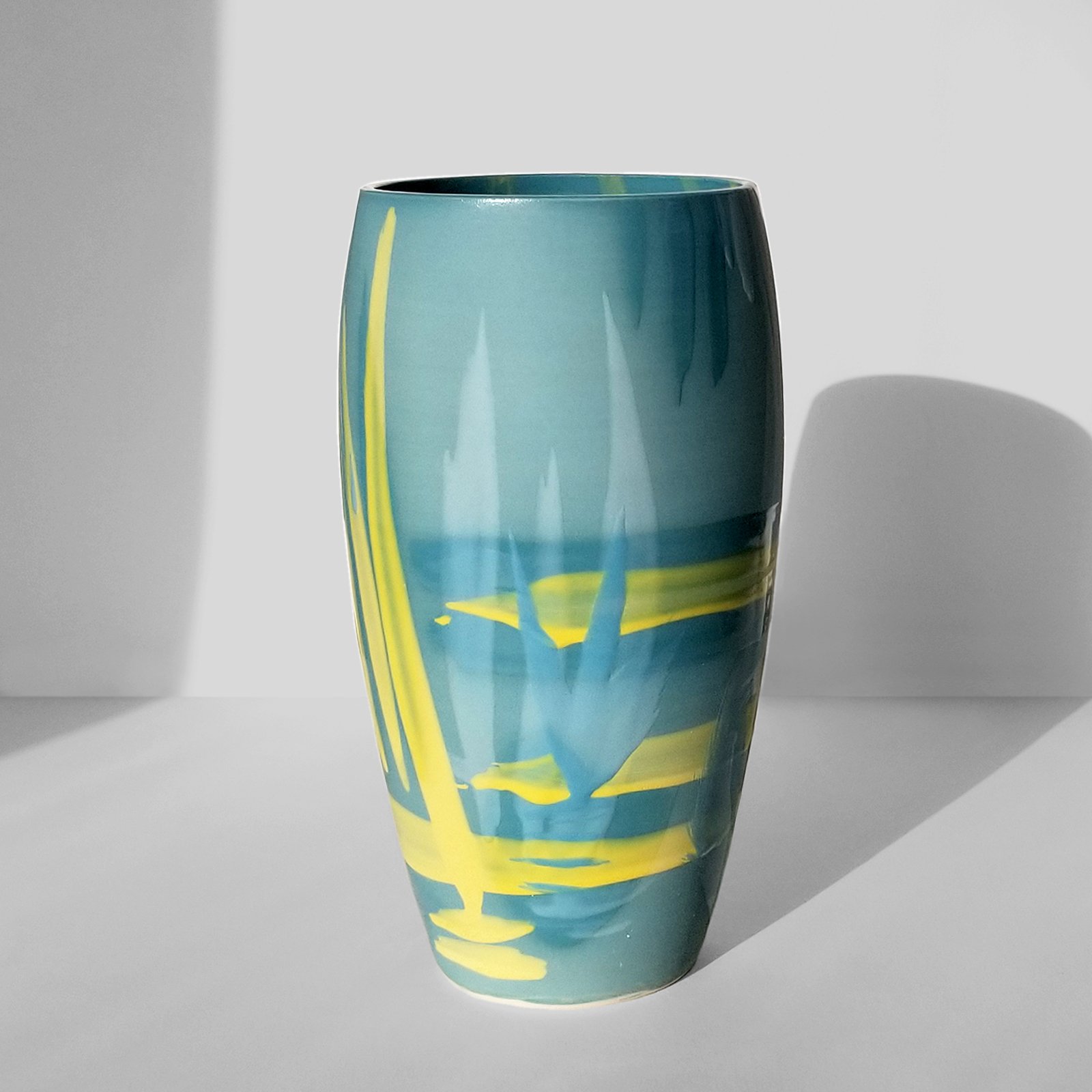  Title: Curved vase, Ting Zing Series 20232 Size: 35cm (H) x 15cm (W) Medium: Ceramic Price: £180 