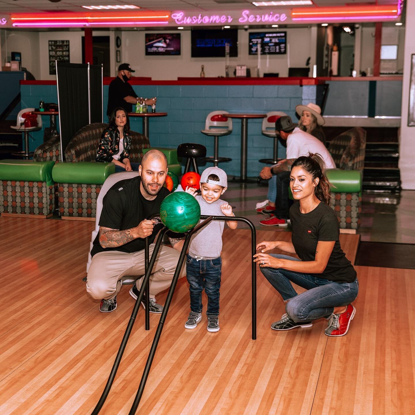 You know what they say&mdash; family&rsquo;s who bowl together, roll together 🎳 open today from 11am-11pm.#EmpireBowl