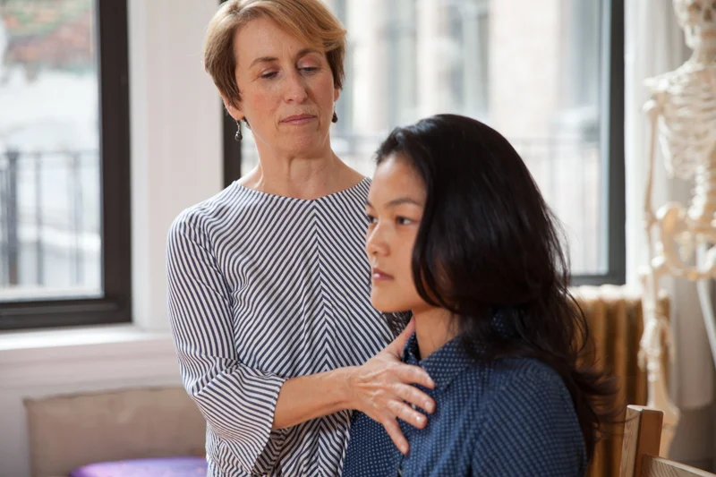 Belinda guides and actor through a monologue while gently using her hands to remind the actor where they can let go of tension through the Alexander Technique.