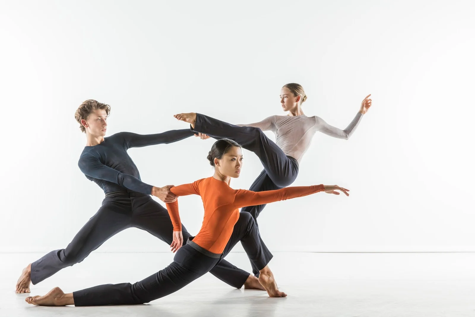 7-NDT2-L-R-Paxton-Ricketts-Madoka-Kariya-Alice-Godfrey-photography-by-Johan-Persson.jpg