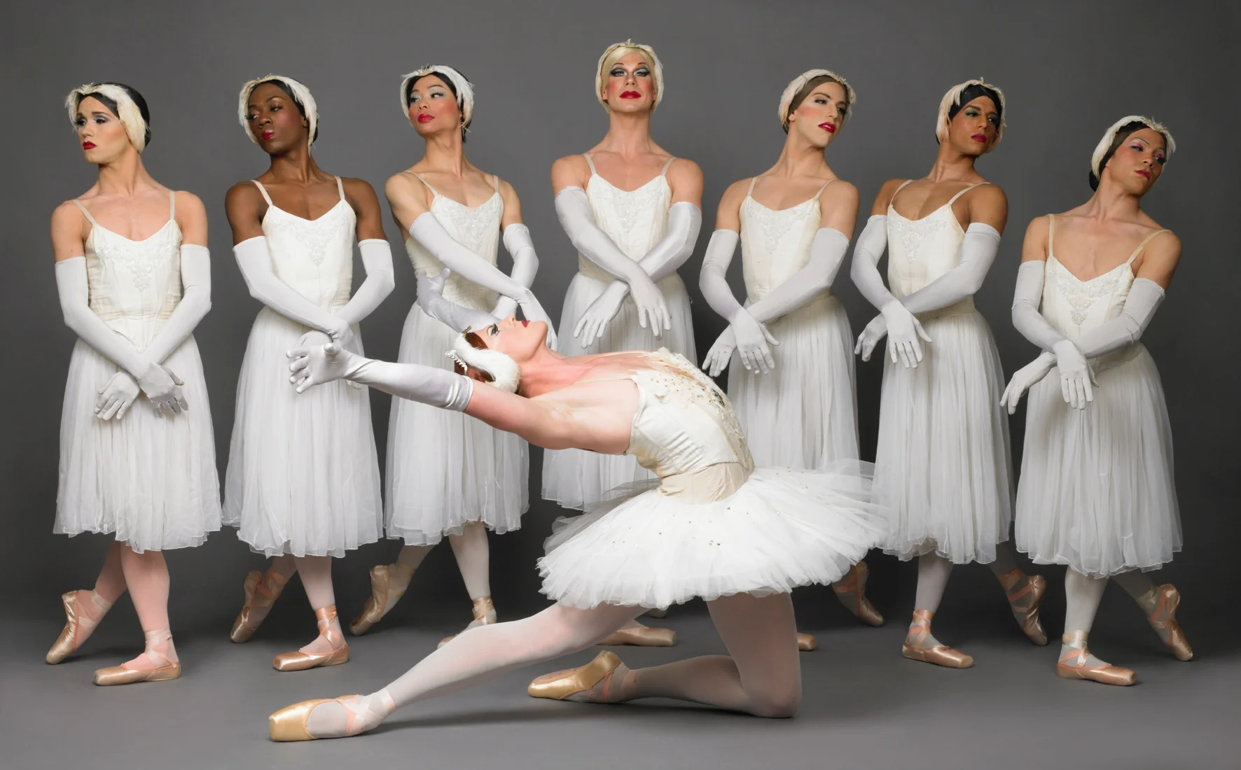 foto_lesballetstrockadero_12.jpg