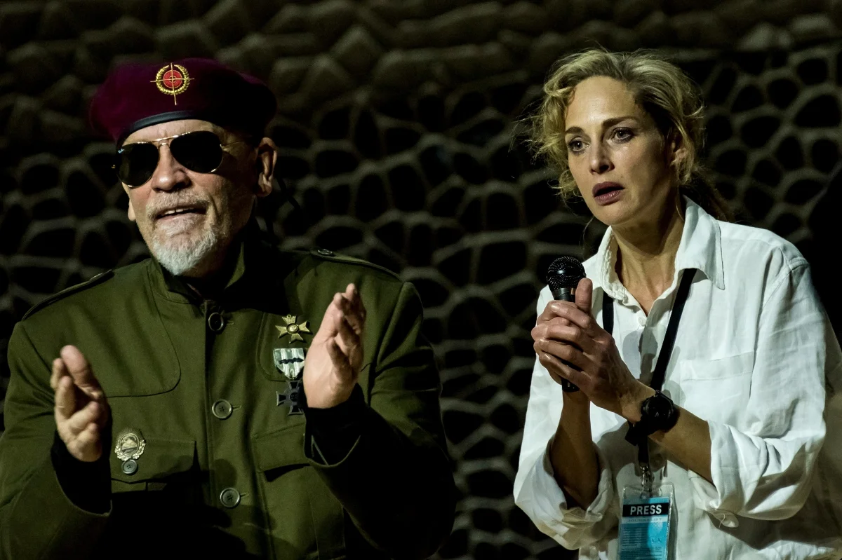 Malkovich,_von_Kessel_c_Lalo_Jodlbauer_(3).jpg