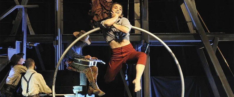 cirque-eloize-carousel-1-1200x500.jpg