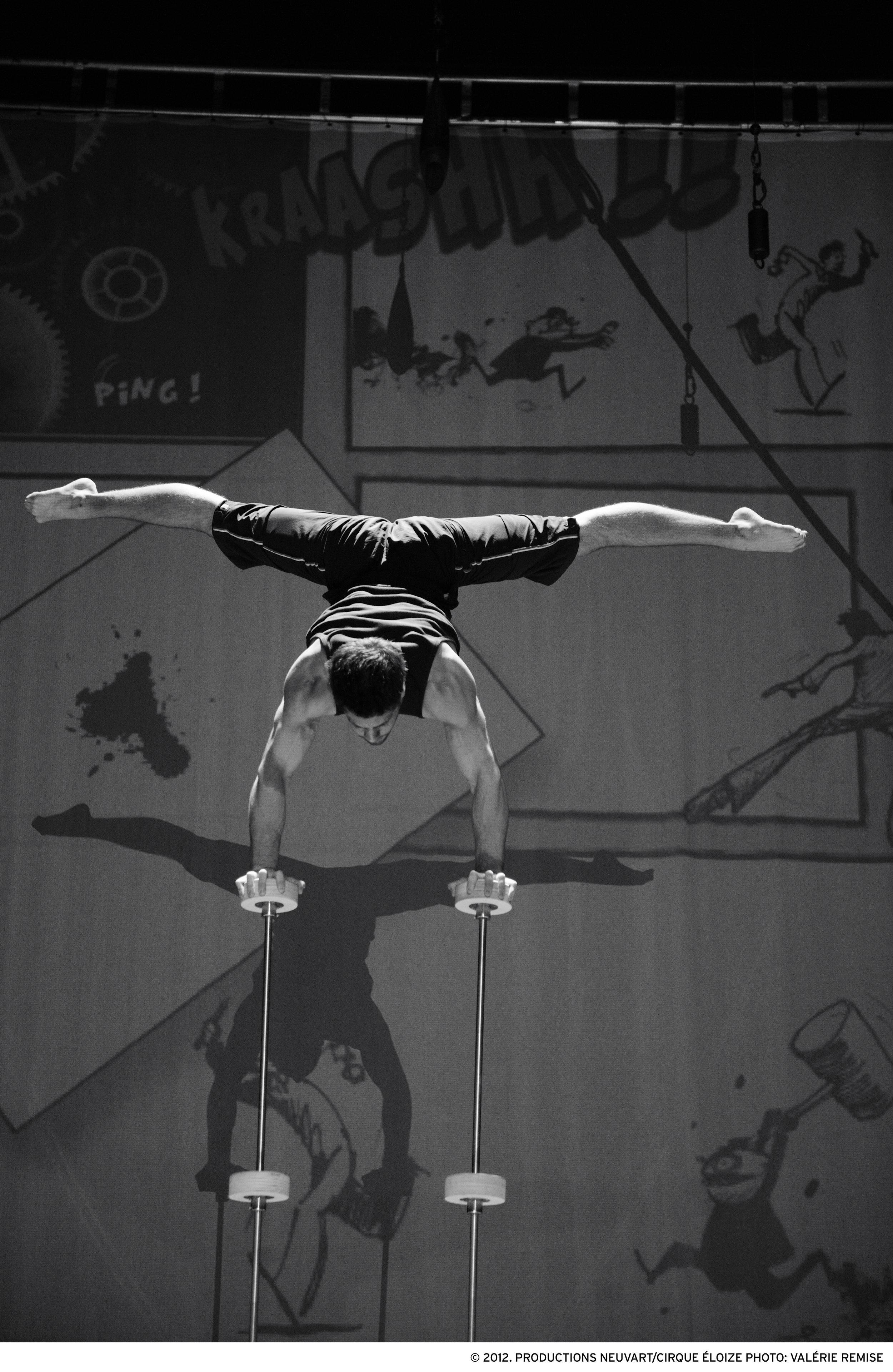 CirqueEloize_Creation2012_HandBalancing.jpg
