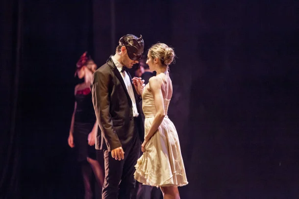 Balletto-di-Roma-Giulietta-e-Romeo-di-Fabrizio-Monteverde-10-610x406.jpg