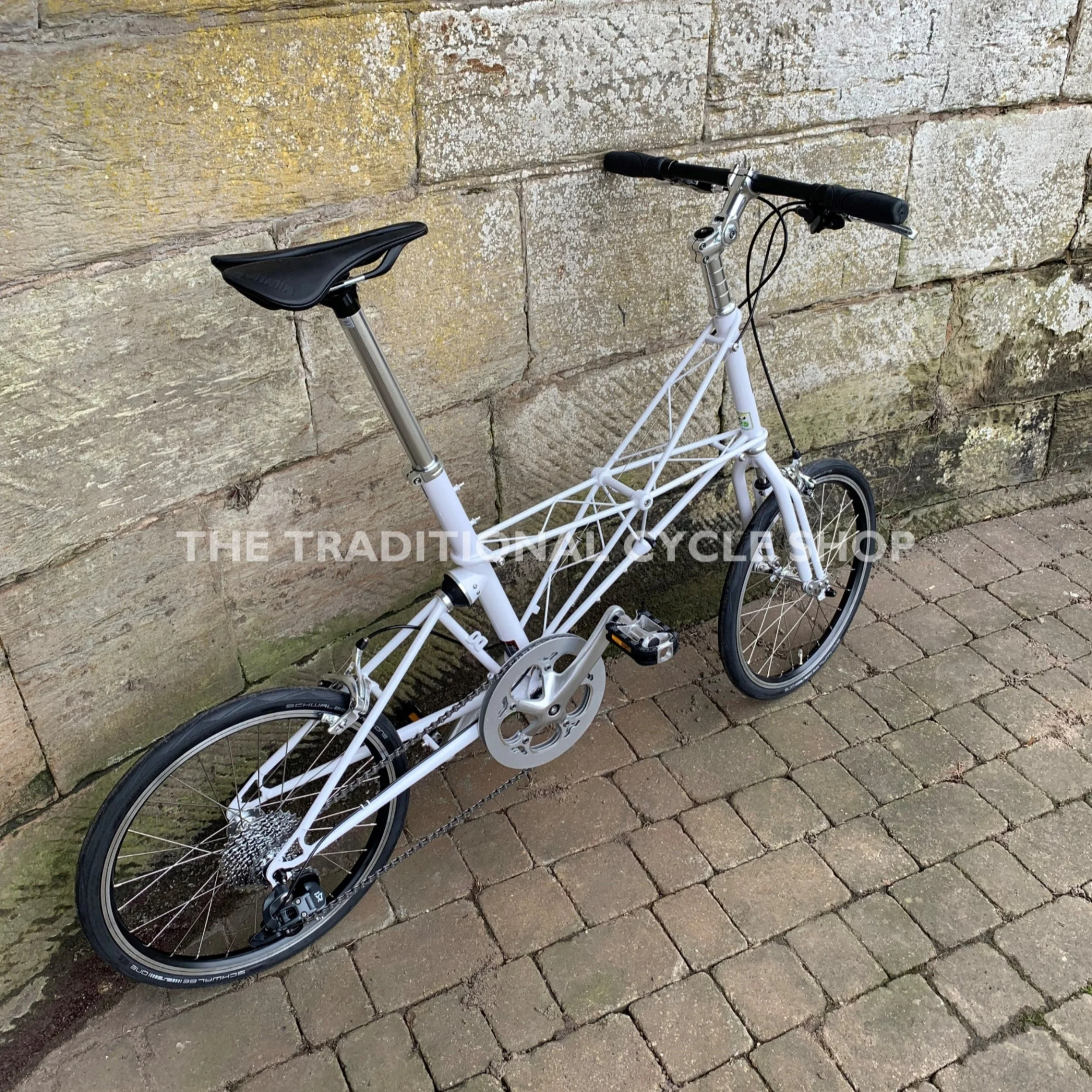 White Multon Moulton Tsr Modelle _ Alex Moulton Tsr Test – NOAAS