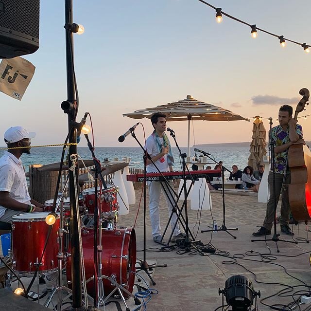 They are @maxholmmusician and this is the great opening of #FormenteraJazzFestival. 
Happy 5th anniversary to us 🎷

#FormenteraJazzFestival #FJF2019 #5yearsFJF #jazz #musicfestival #formentera