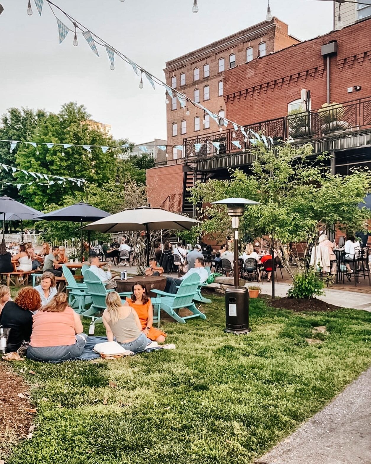 What&rsquo;s going on!? 

This week at The Water Dog:

TUE- Pints After Pedals [Lynchburg&rsquo;s friendliest group ride] with our Jefferson Street neighbors, Bikes Unlimited! 🍻🚲 The ride starts at 6 PM from @bikesunlimited_67 and ends with us for 